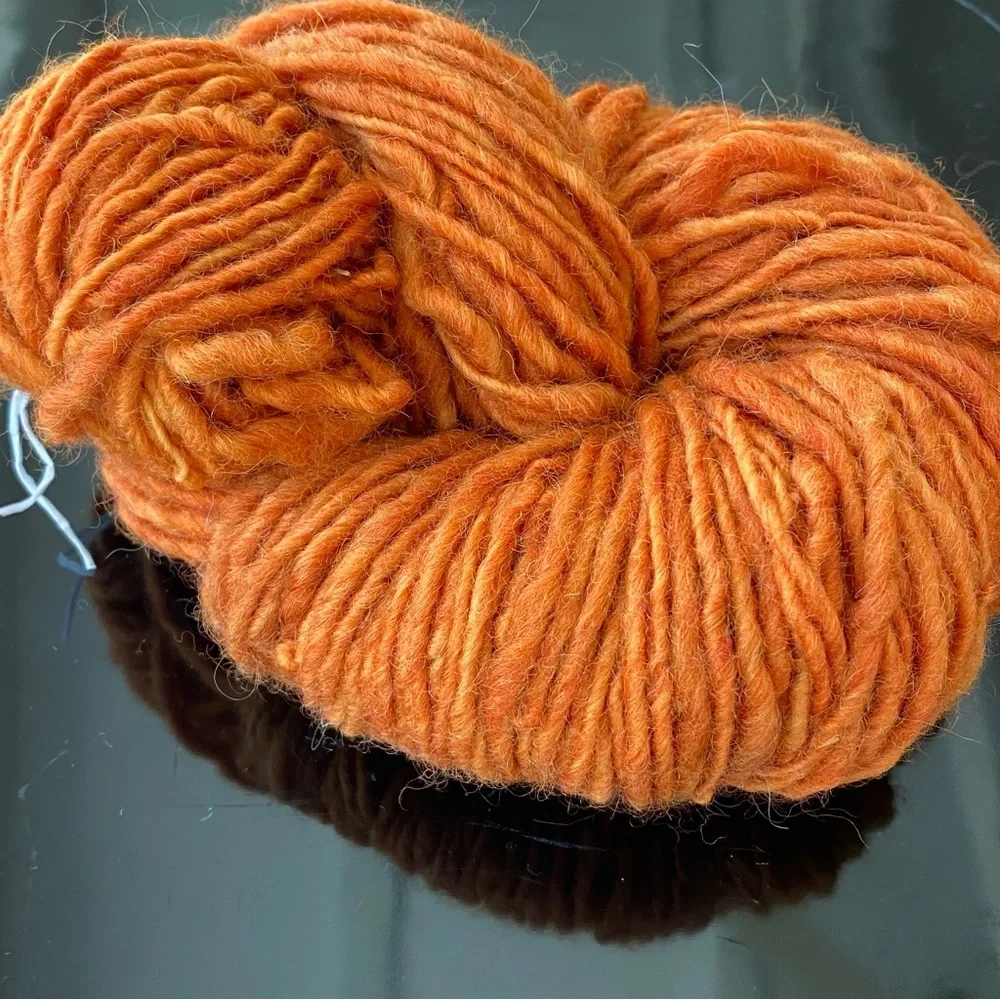 Handspun Virgin Wool by Manos del Uruguay. Bundle of 4 hanks + 3 partial cakes - Picture 9 of 12